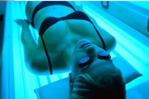 Professional spray tanning and self-tan treatments for a natural, streak-free golden glow.